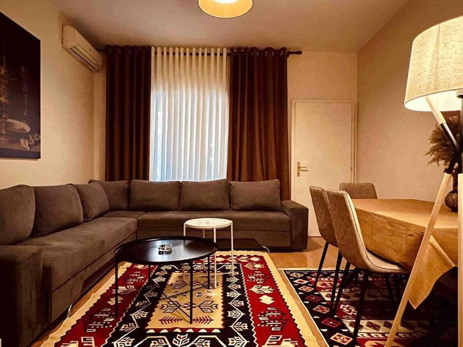 Zarlett House, Pazari Ri ,Villa With Garden,Parking Тирана Екстериор снимка